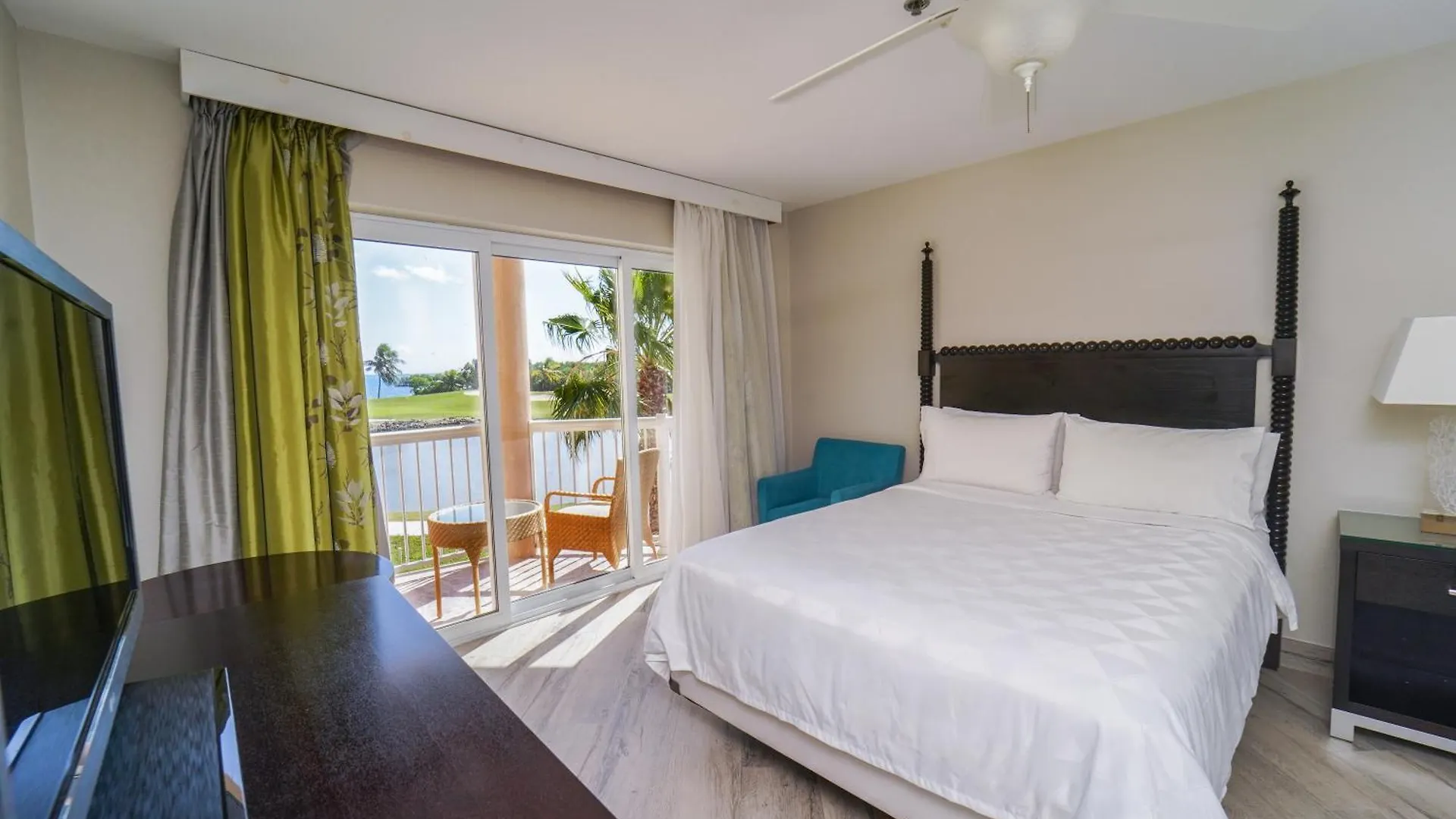 The Grand Caymanian Resort George Town 3*,