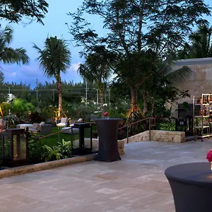Kimpton Seafire + By Ihg Resort