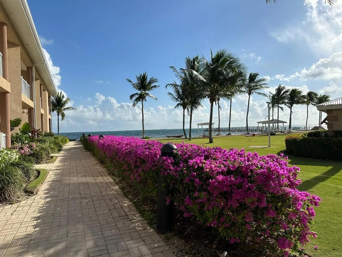 ***  The Grand Caymanian Resort George Town Cayman Islands