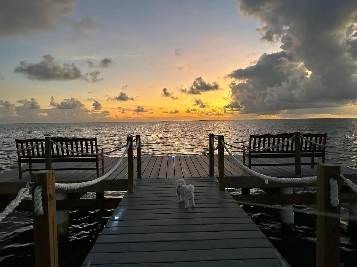 The Grand Caymanian Resort George Town 3*,
